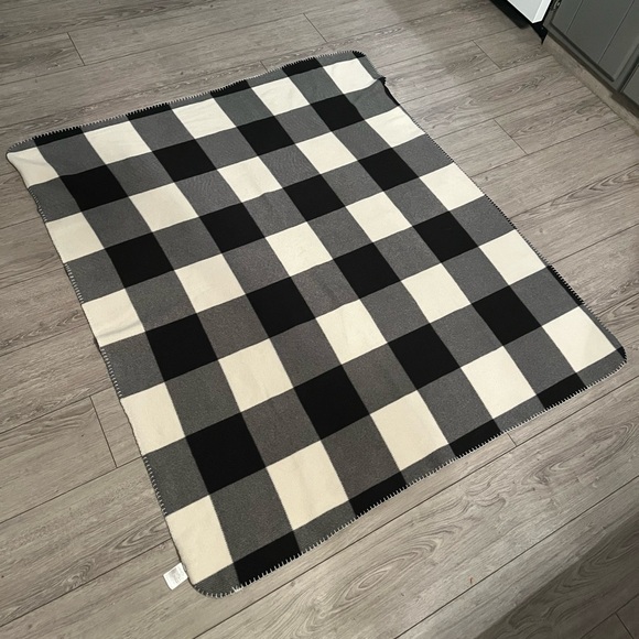 Fleece Throw Blanket - Picture 12 of 14